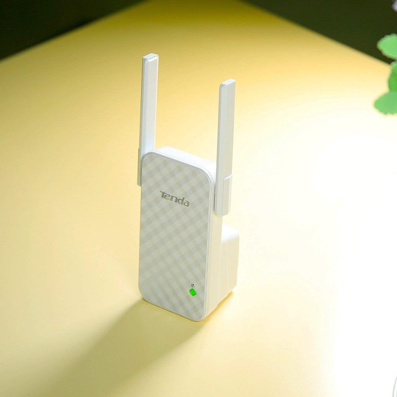 Tenda A9 N300 universal WLAN amplifier repeater with two antennas for maximum coverage (300 Mbps, WPA, WPA2, compatible with all common WLAN routers) white