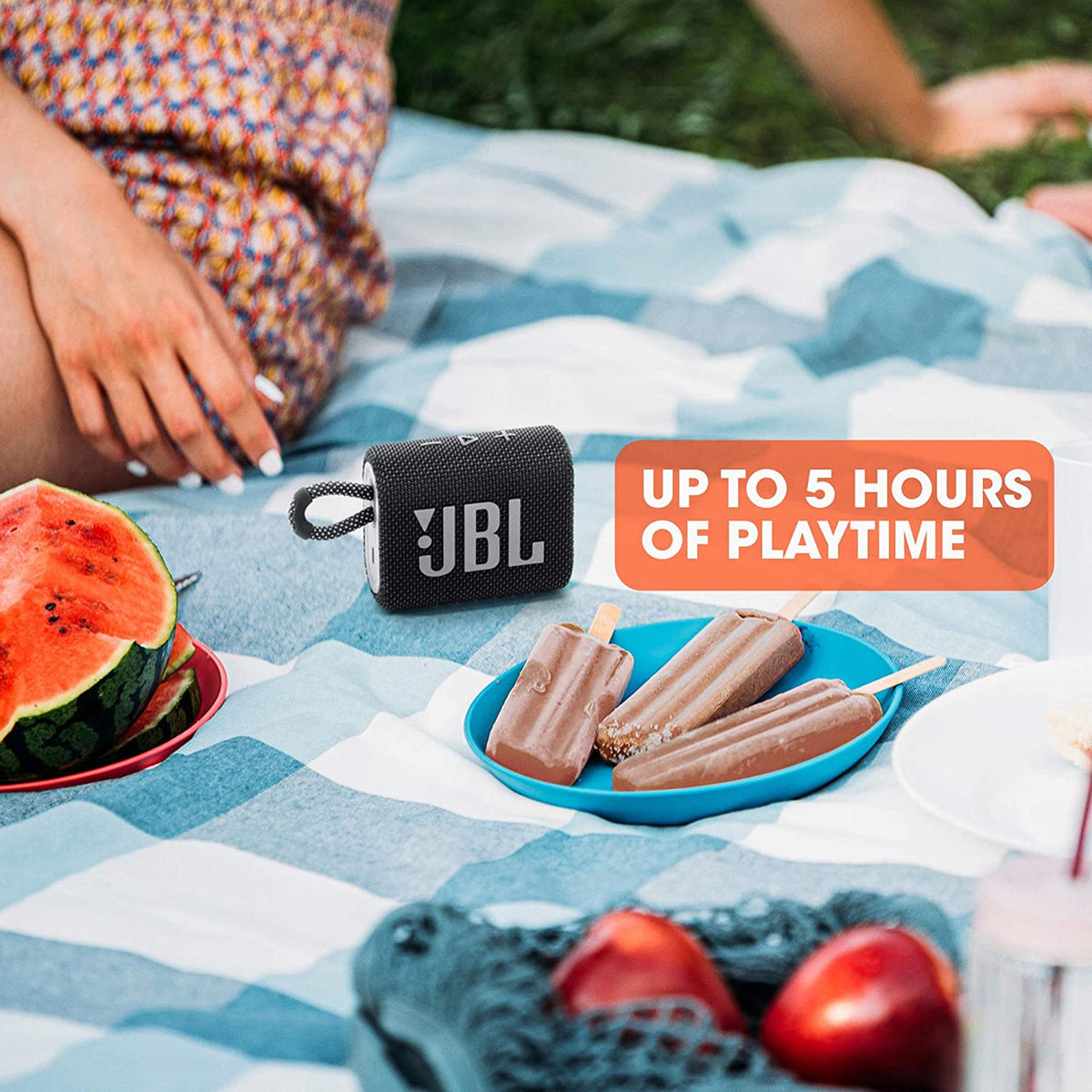 JBL GO 3 - Wireless Bluetooth portable speaker with integrated loop for travel with USB C charging cable, in white
